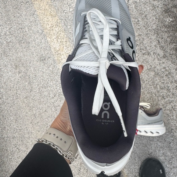 On cloud cloud surfer. Worn for a few runs. Too big. Women’s size 9.5. - Picture 3 of 7